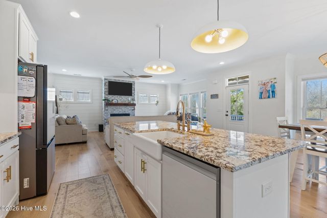 102 Hardwick Lane, Newport, NC 28570