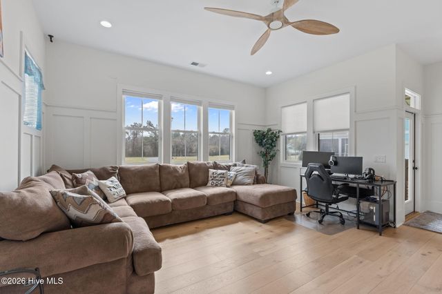 102 Hardwick Lane, Newport, NC 28570