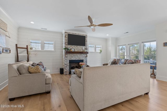 102 Hardwick Lane, Newport, NC 28570