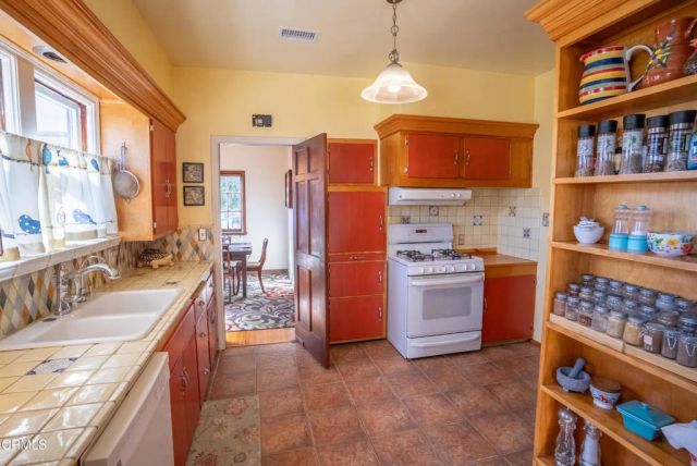 550 S G Street, Oxnard, CA 93030