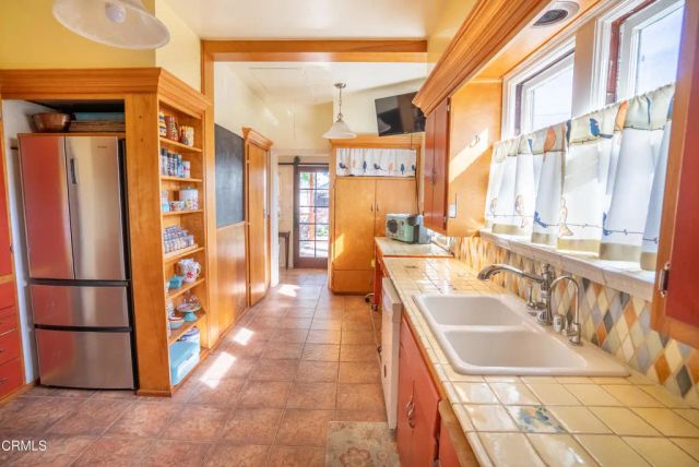 550 S G Street, Oxnard, CA 93030