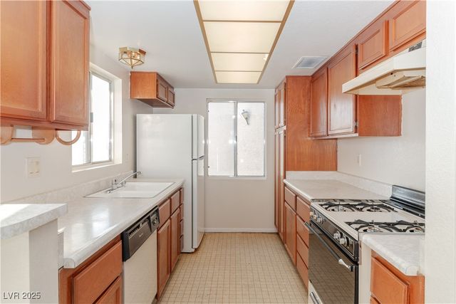 2225 Pebble Creek Lane, Laughlin, NV 89029