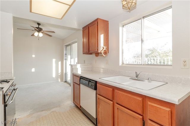 2225 Pebble Creek Lane, Laughlin, NV 89029