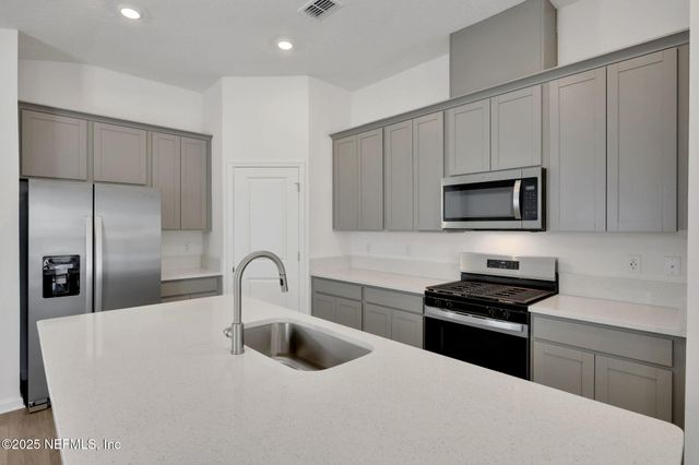 1625 TRAINORS Way, Jacksonville, FL 32218