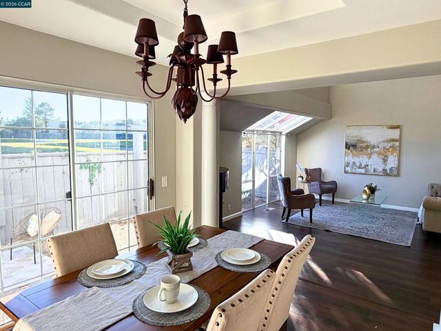 422 W Sunnyoaks Ave, Campbell, CA 95008