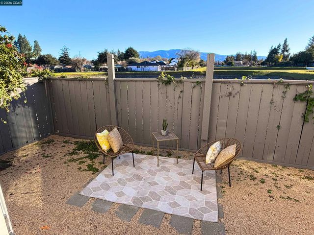 422 W Sunnyoaks Ave, Campbell, CA 95008