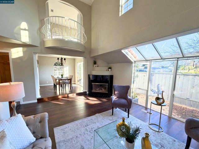 422 W Sunnyoaks Ave, Campbell, CA 95008