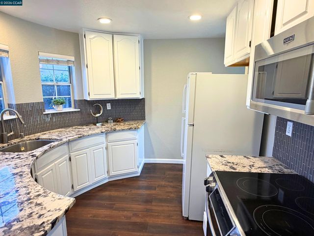 422 W Sunnyoaks Ave, Campbell, CA 95008