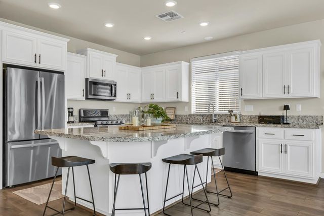3147 Golden Trail St, Rocklin, CA 95765