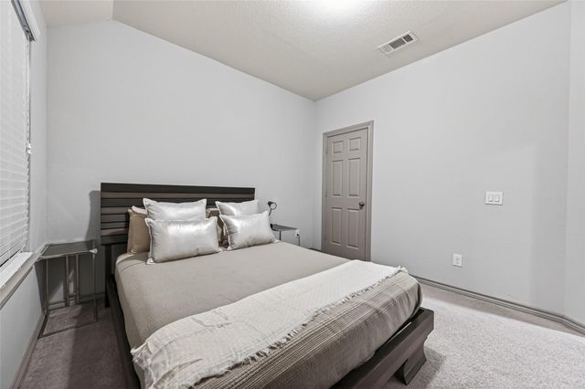 6 Log House Court, Tomball, TX 77375