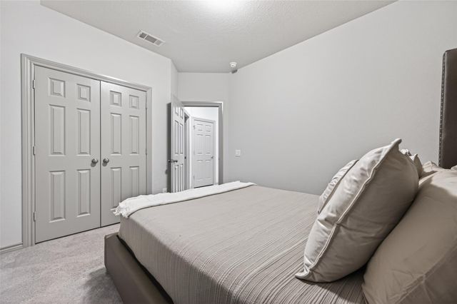 6 Log House Court, Tomball, TX 77375