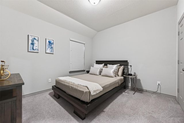 6 Log House Court, Tomball, TX 77375