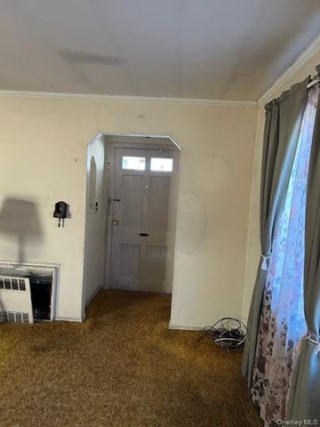 7950 262nd Street, Glen Oaks, NY 11004