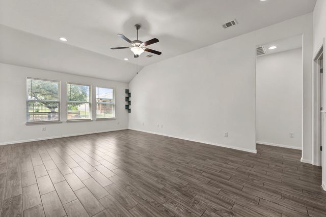 21411 Santa Carlo Ave, Lago Vista, TX 78645