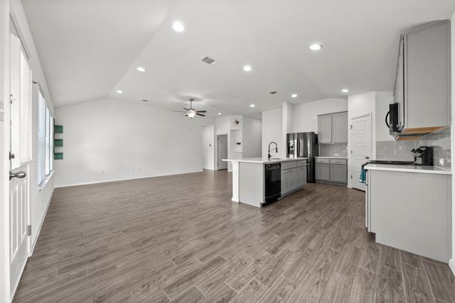 21411 Santa Carlo Ave, Lago Vista, TX 78645
