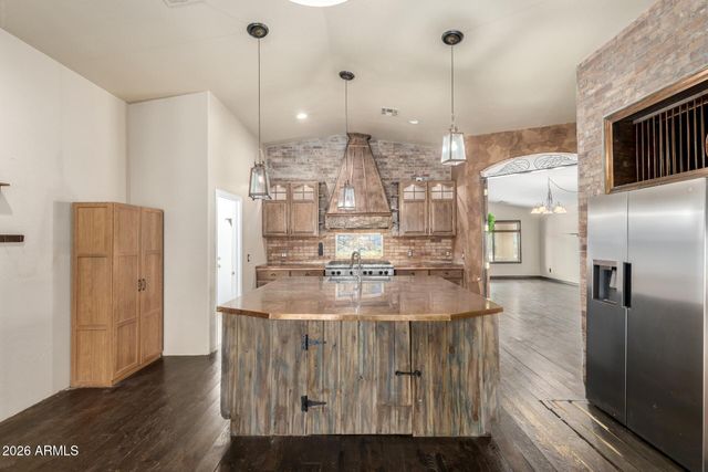 10717 E CLIFFROSE Lane, Florence, AZ 85132