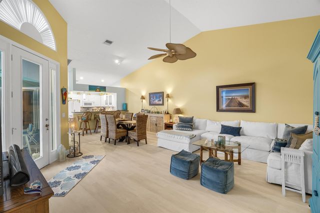 223 River Walk 12, Fort Pierce, FL 34949