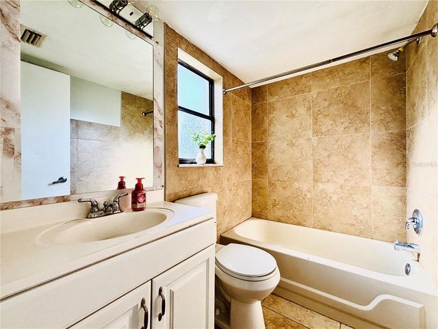 12236 FOX HOUND LANE, Orlando, FL 32826
