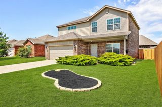 2937 Thompson Farm Lane, Yukon, OK 73099