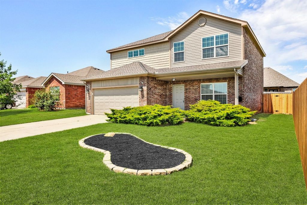 2937 Thompson Farm Lane, Yukon, OK 73099