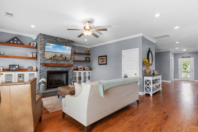 9 Windy Ln., Pawleys Island, SC 29585