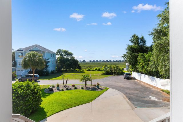 9 Windy Ln., Pawleys Island, SC 29585