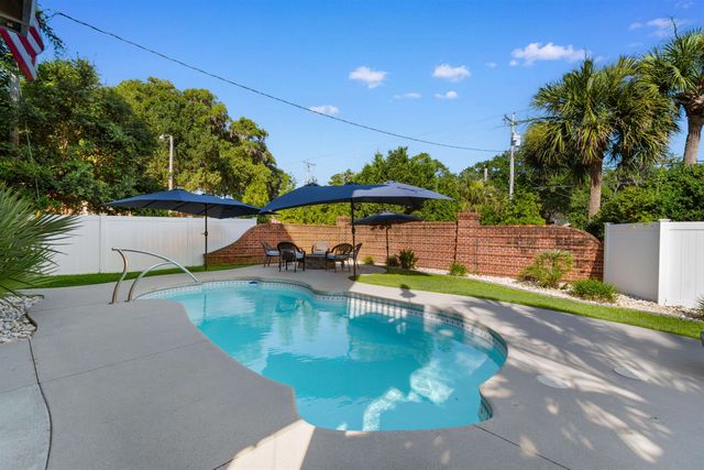 9 Windy Ln., Pawleys Island, SC 29585