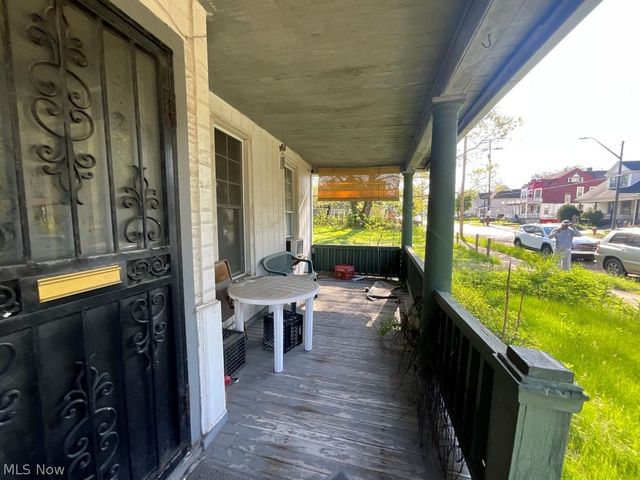 5911 Lexington Avenue, Cleveland, OH 44103
