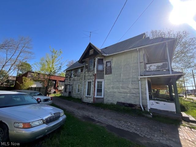 5911 Lexington Avenue, Cleveland, OH 44103