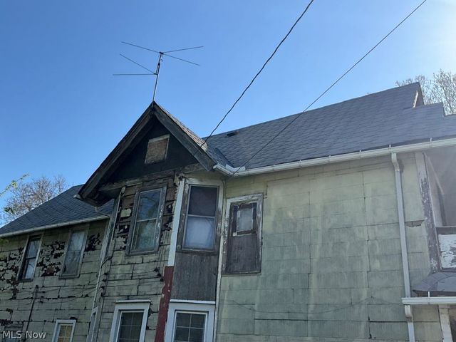 5911 Lexington Avenue, Cleveland, OH 44103
