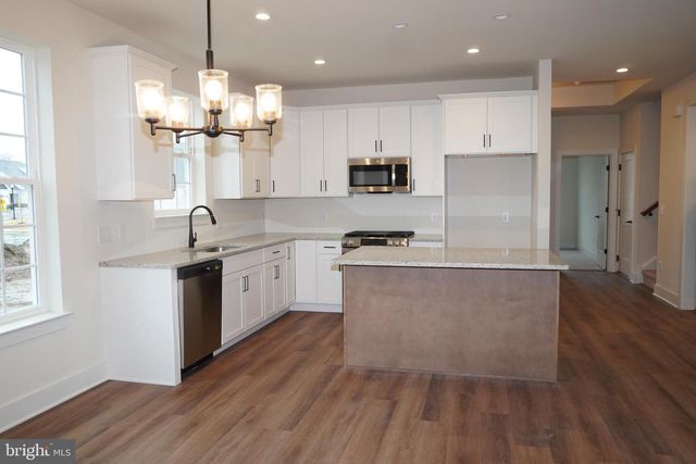 9 REDKIST DR, Mullica Hill, NJ 08062