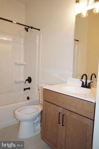 9 REDKIST DR, Mullica Hill, NJ 08062