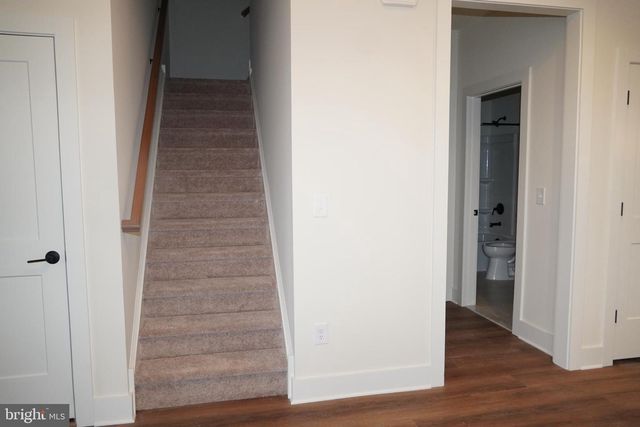 9 REDKIST DR, Mullica Hill, NJ 08062