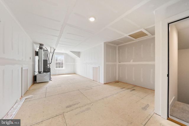 9 REDKIST DR, Mullica Hill, NJ 08062