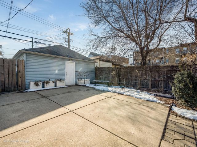 3611 W Diversey Avenue, Chicago, IL 60647