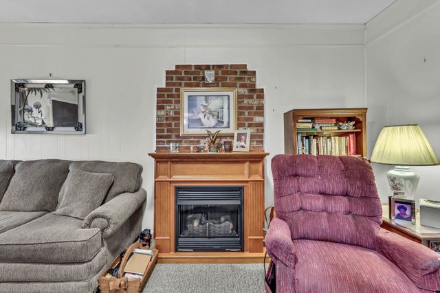 217 Sewell Dr, Clarksville, TN 37042