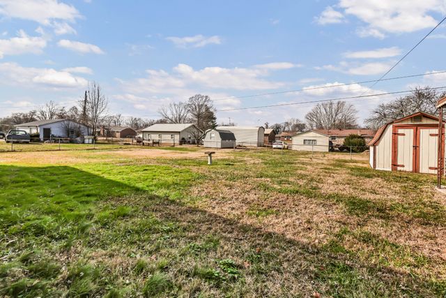 217 Sewell Dr, Clarksville, TN 37042