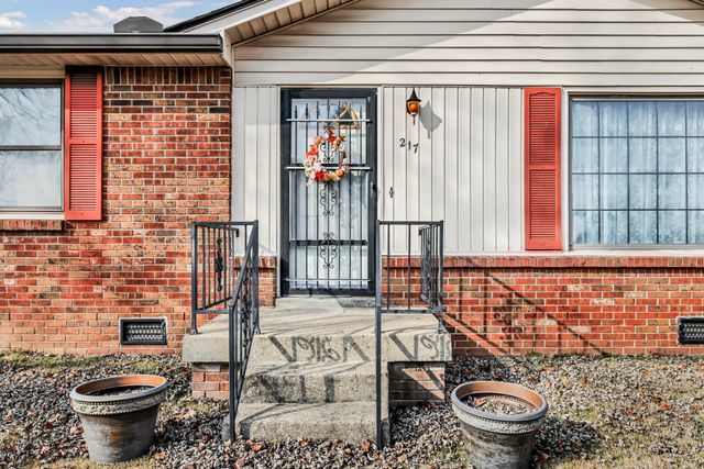 217 Sewell Dr, Clarksville, TN 37042