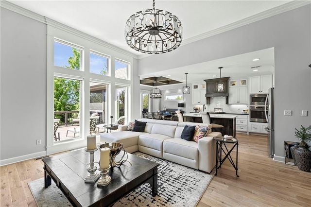 24775 W 98th Street, Lenexa, KS 66227