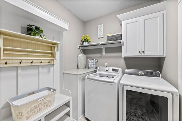 24775 W 98th Street, Lenexa, KS 66227