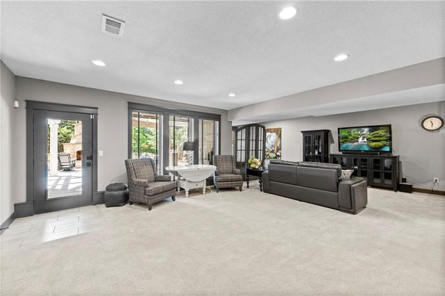 24775 W 98th Street, Lenexa, KS 66227