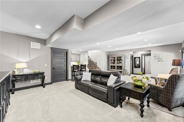 24775 W 98th Street, Lenexa, KS 66227