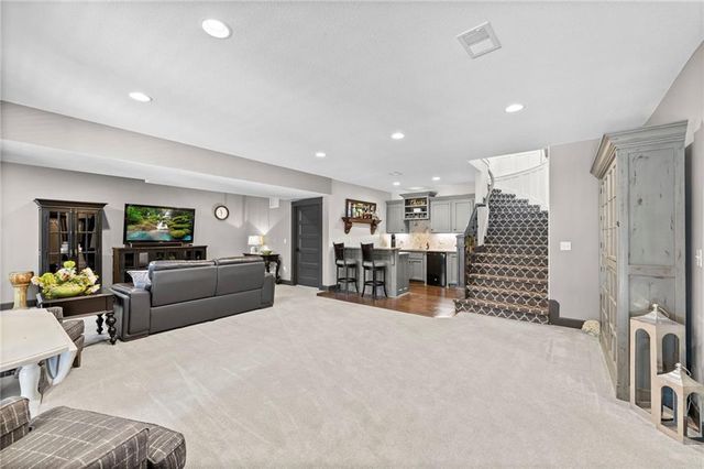 24775 W 98th Street, Lenexa, KS 66227