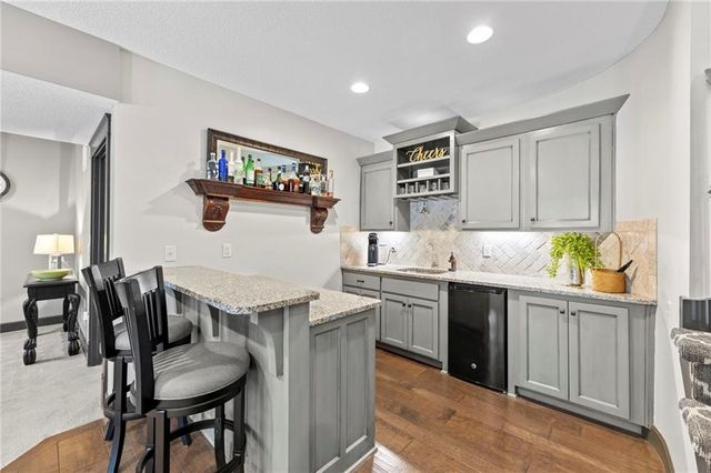 24775 W 98th Street, Lenexa, KS 66227
