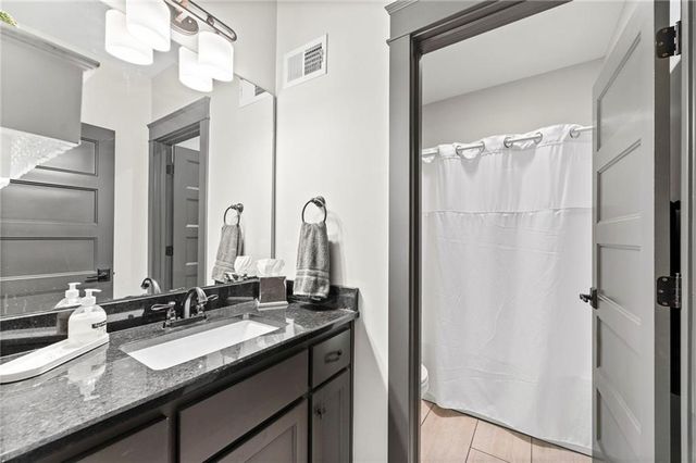 24775 W 98th Street, Lenexa, KS 66227