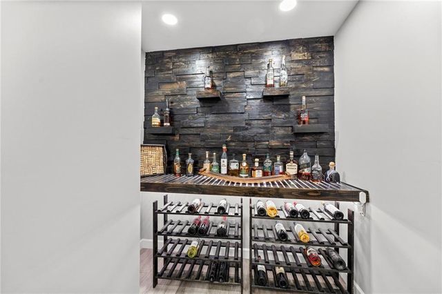 24775 W 98th Street, Lenexa, KS 66227