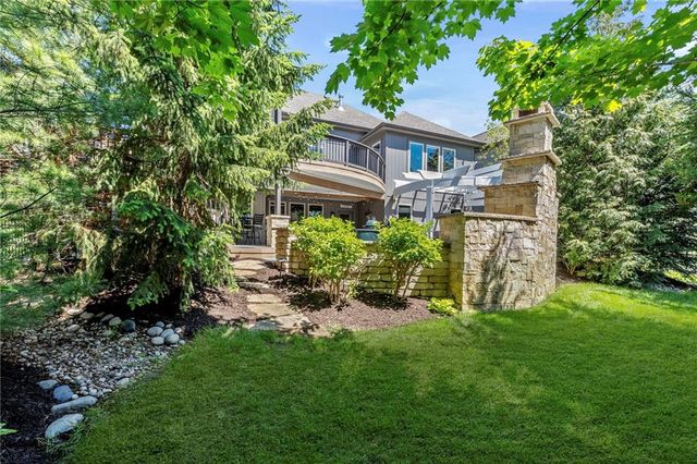 24775 W 98th Street, Lenexa, KS 66227