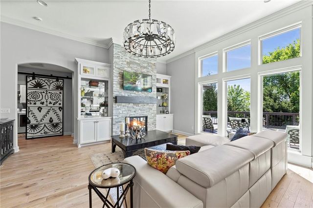 24775 W 98th Street, Lenexa, KS 66227