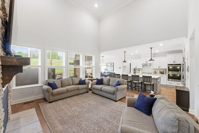 4025 Foxglove Farm Dr, Franklin, TN 37064