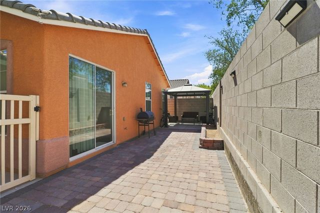 2528 Living Rock Street, Las Vegas, NV 89106